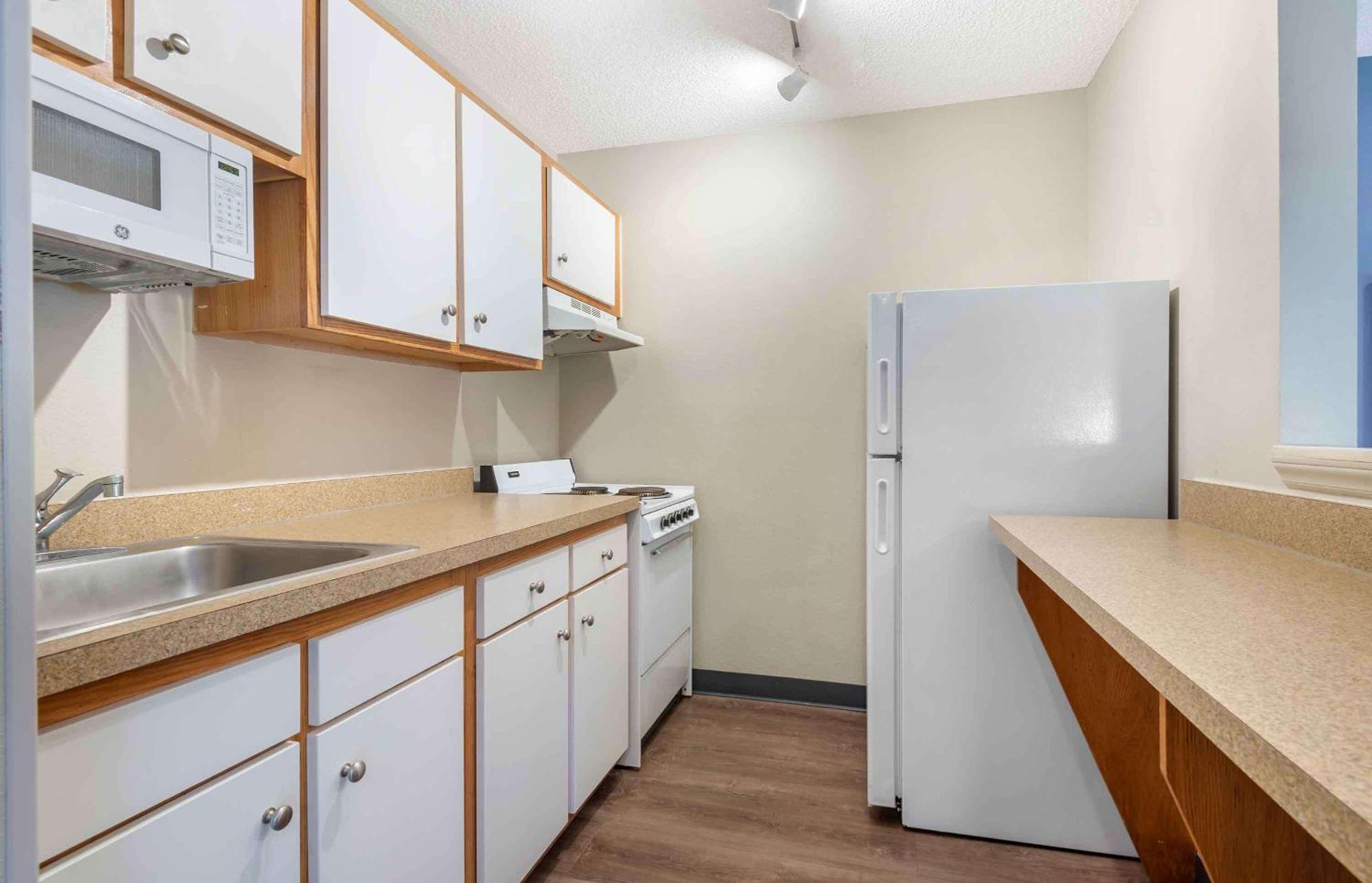 Extended Stay America Select Suites - Charlotte - University Place - E Mccullough Dr Екстер'єр фото