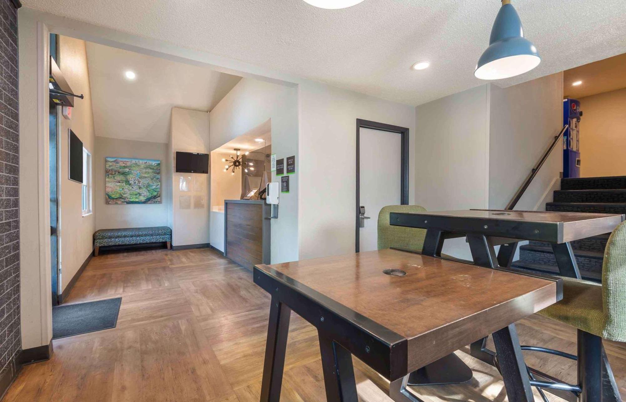 Extended Stay America Select Suites - Charlotte - University Place - E Mccullough Dr Екстер'єр фото