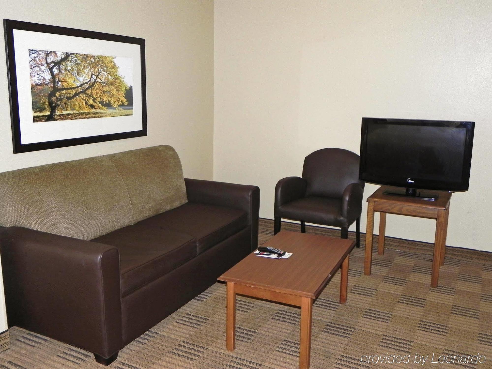 Extended Stay America Select Suites - Charlotte - University Place - E Mccullough Dr Екстер'єр фото